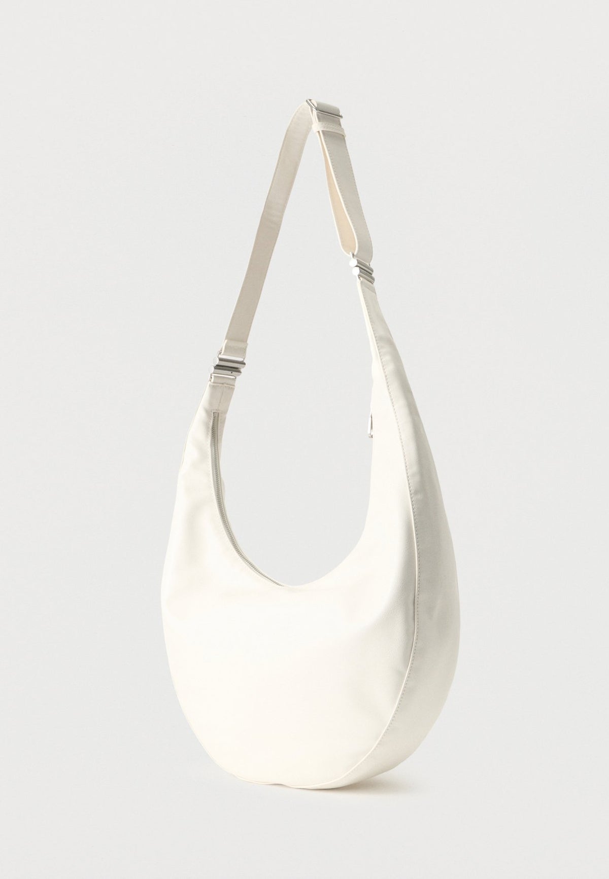 Calvin KleinBUCKLE CONVERTIBLE - Handtasche