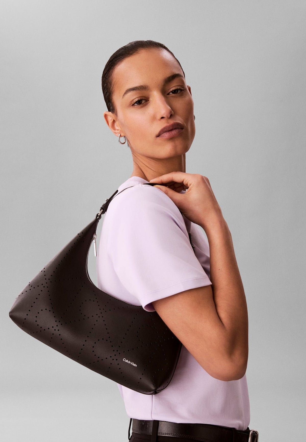Calvin KleinEMBLEM PERFOR BAG - Handtasche