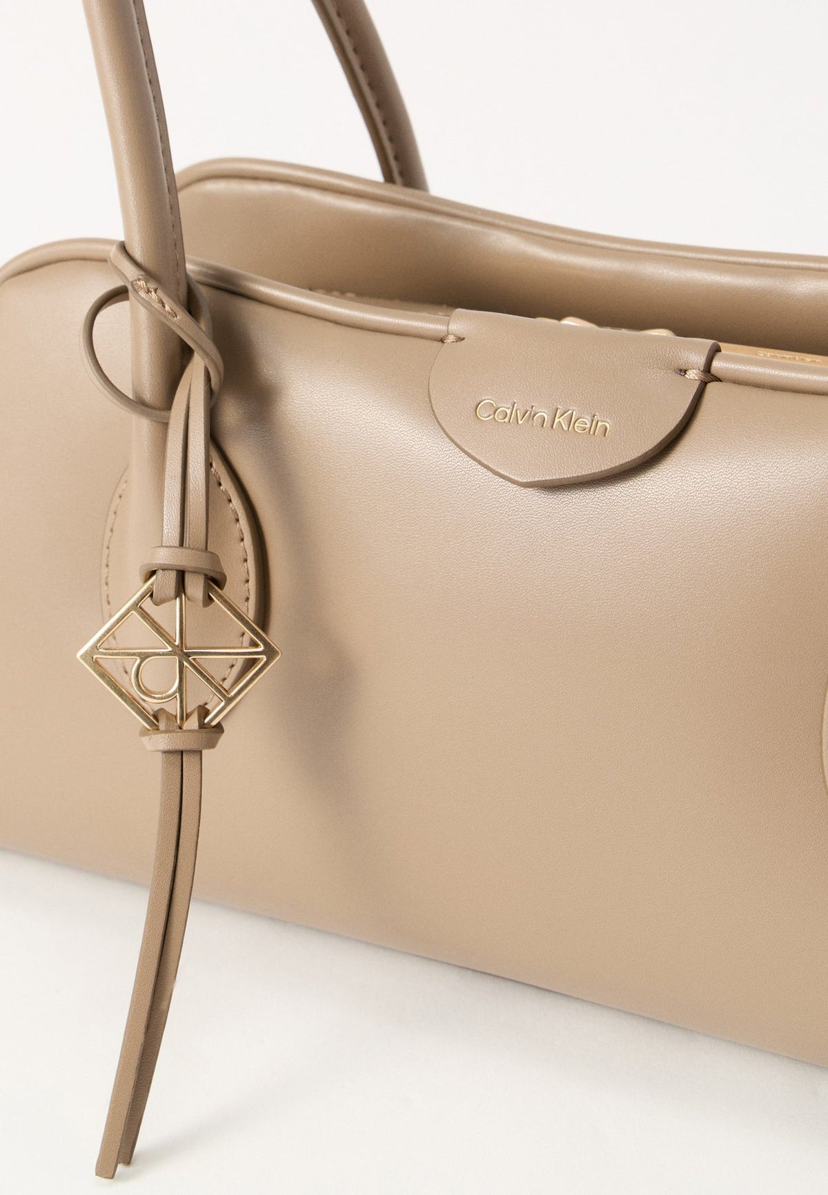 Calvin KleinEMBLEM LOGO SHOULDER BAG - Handtasche