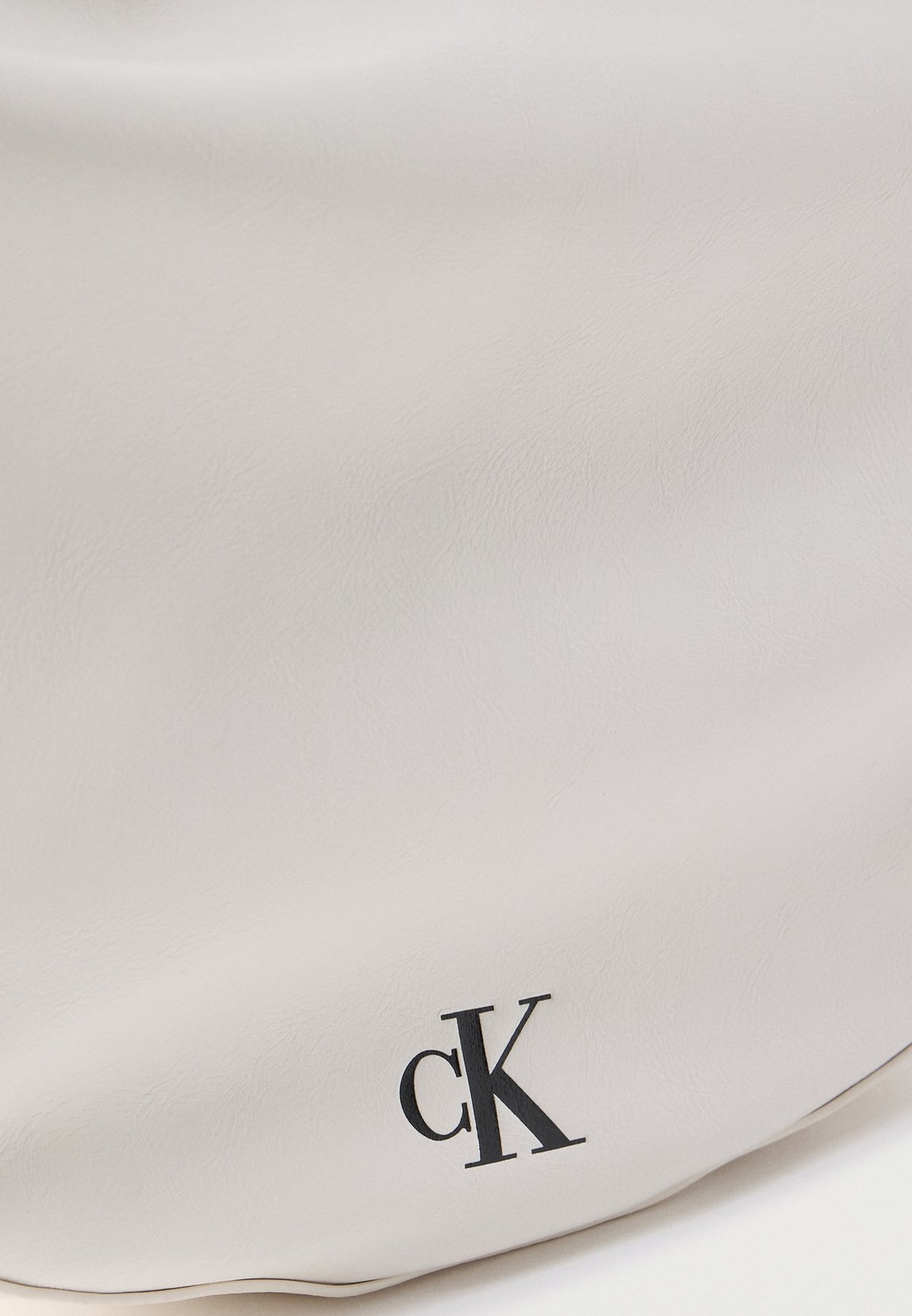 Calvin KleinBUCKLE CONVERTIBLE - Handtasche