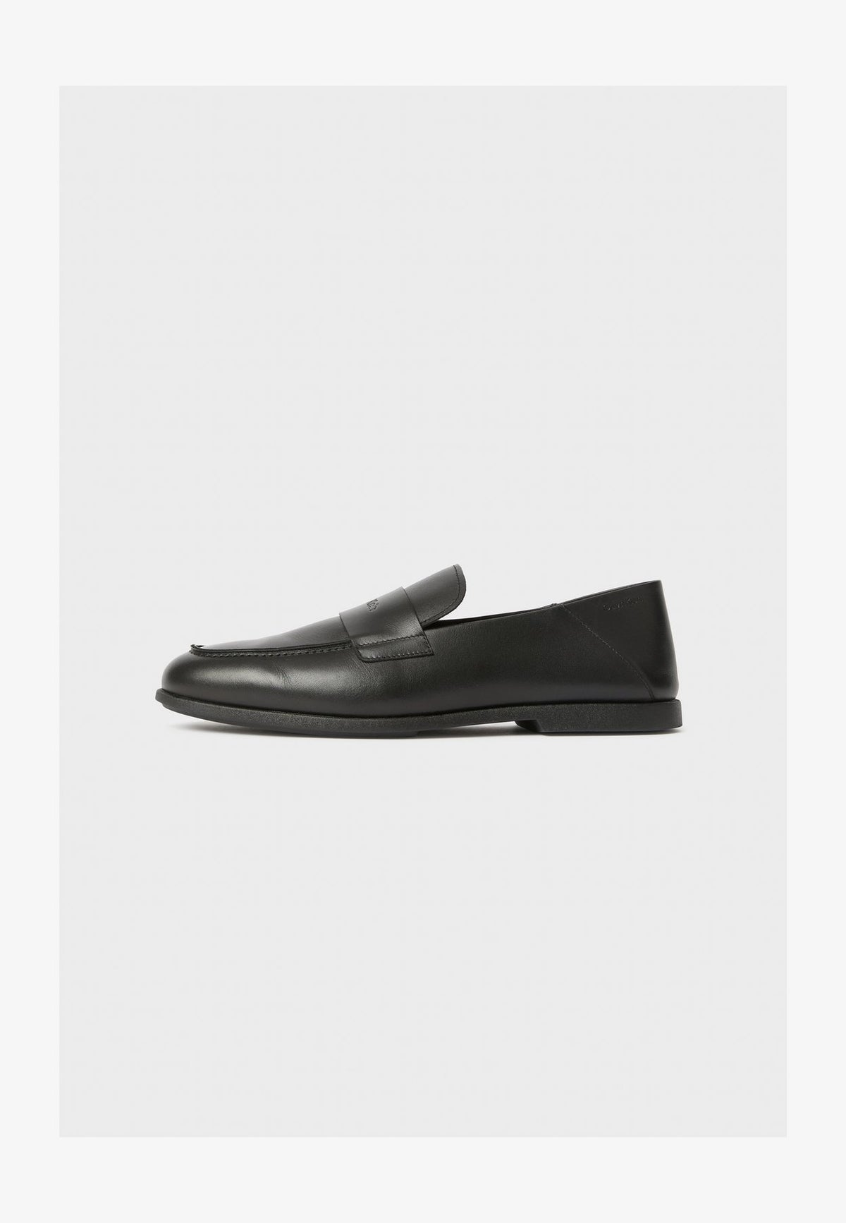 Calvin KleinEXCLUSIVE LEATHER LOW PROFILE PENNY STRAP LOAFERS - Slipper