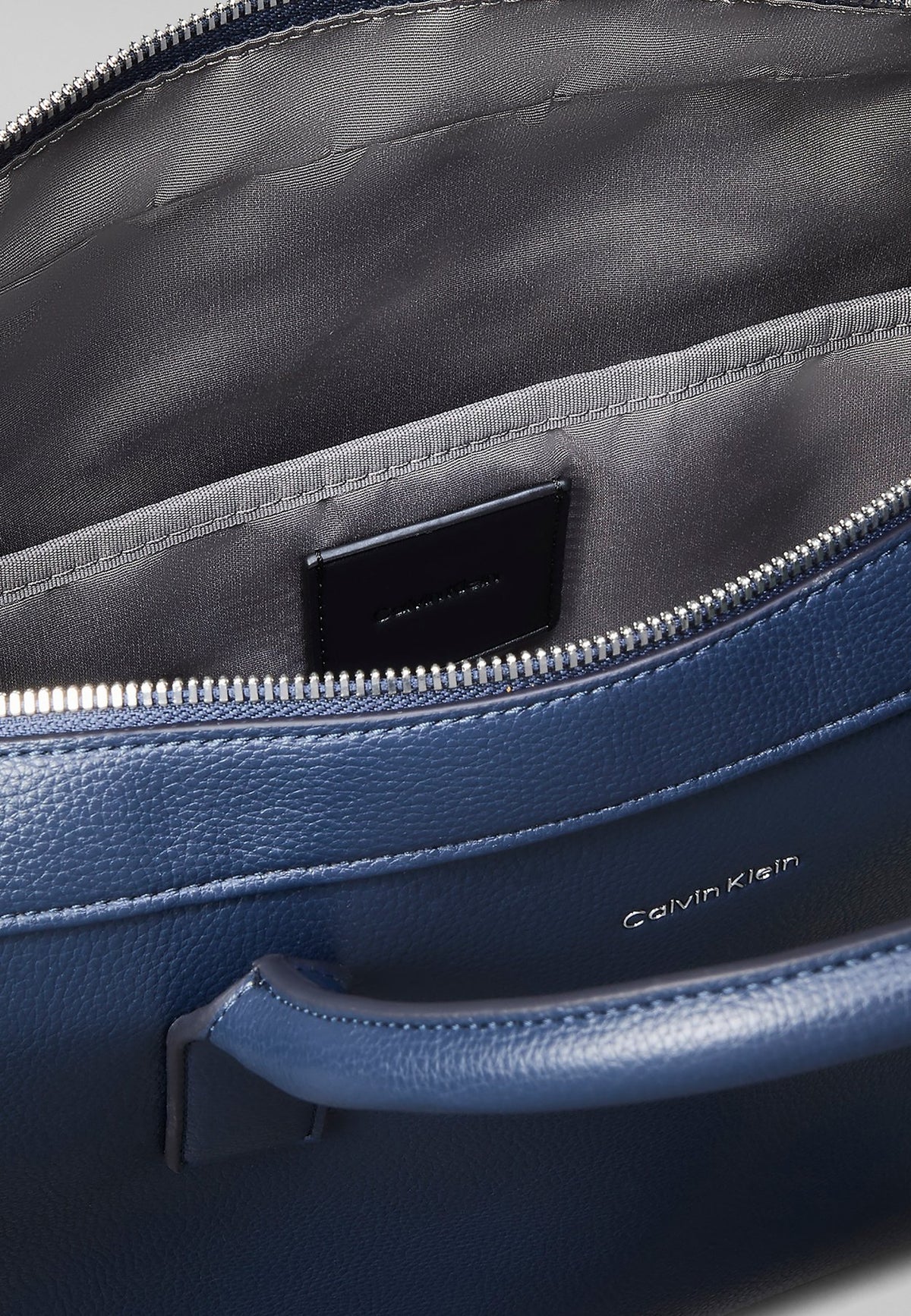 Calvin KleinMICRO PEBBLE COMMUTER LAPTOP BAG - Notebooktasche